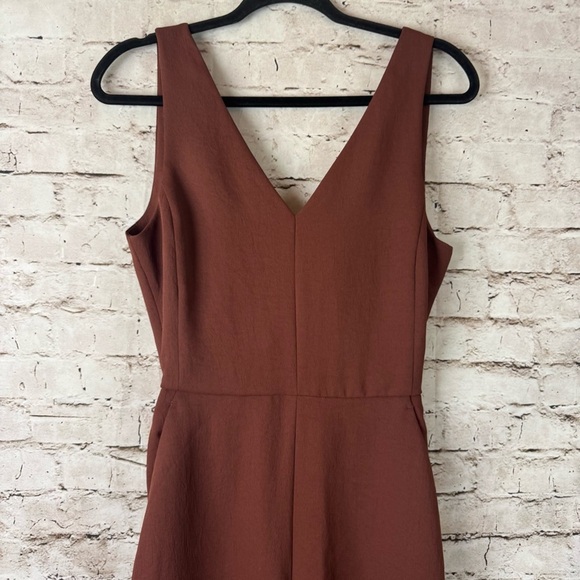 Wilfred Aritzia Size 4 Encoulement Jumpsuit Rust Brown Sleeveless Cropped V Neck - Picture 3 of 11